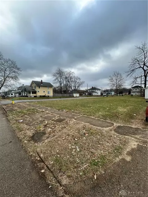 405 W Southern Ave, Springfield, OH 45506 photo 5