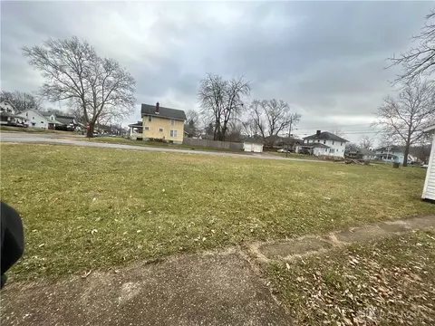 405 W Southern Ave, Springfield, OH 45506 photo 3