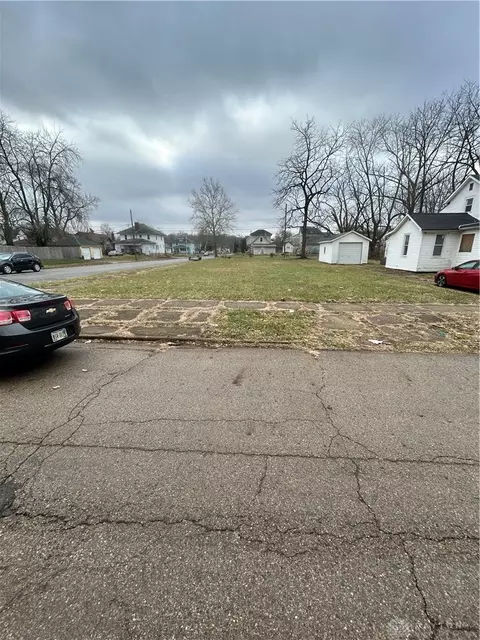 405 W Southern Ave, Springfield, OH 45506