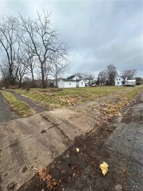 405 W Southern Ave, Springfield, OH 45506 photo 10