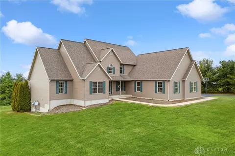223 Romans Rd, New Vienna, OH 45159