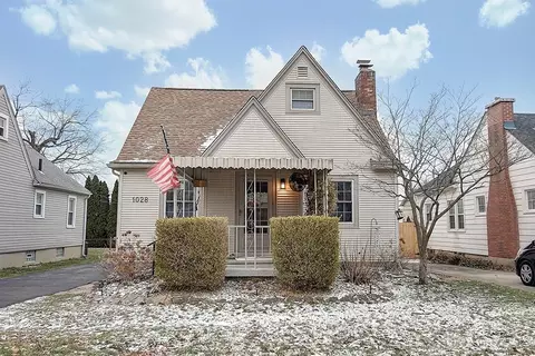 1028 Colwick Dr, Dayton, OH 45420