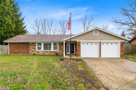 1526 Wedgewood Dr, Fairborn, OH 45324