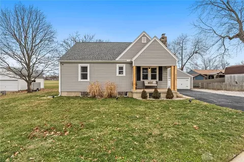 6065 Shull Rd, Dayton, OH 45424