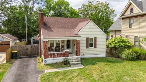 208 S Wolf Creek St, Brookville, OH 45309
