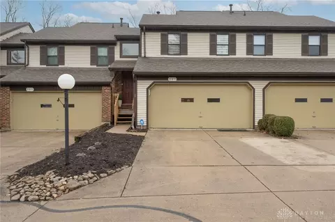 287 Bedford Glen Ln #27, Springdale, OH 45246