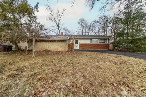 8990 Mockingbird Ln, Cincinnati, OH 45231
