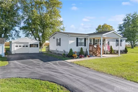 822 Bernard Rd, New Vienna, OH 45159