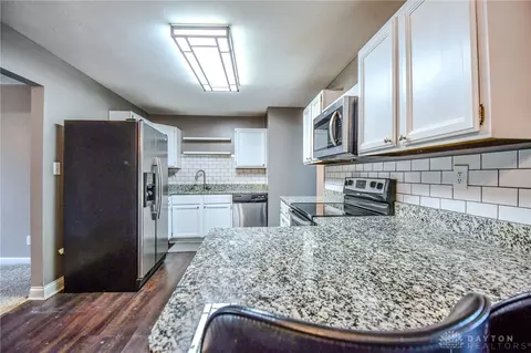 Kitchen - 2416 Suffolk Ct, Kettering, OH 45420 photo 2 of 3