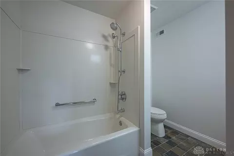 Bath - 791 Ashton Cir #103, Dayton, OH 45429 photo 2 of 3