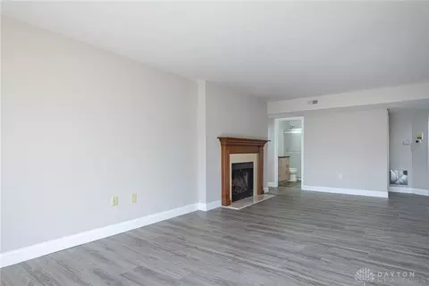 Living - 791 Ashton Cir #103, Dayton, OH 45429 photo 3 of 4