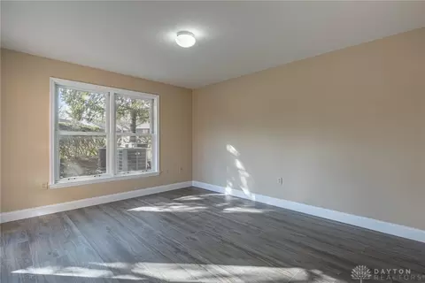 Living - 791 Ashton Cir #103, Dayton, OH 45429 photo 4 of 4