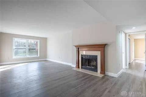 Living - 791 Ashton Cir #103, Dayton, OH 45429 photo 1 of 4