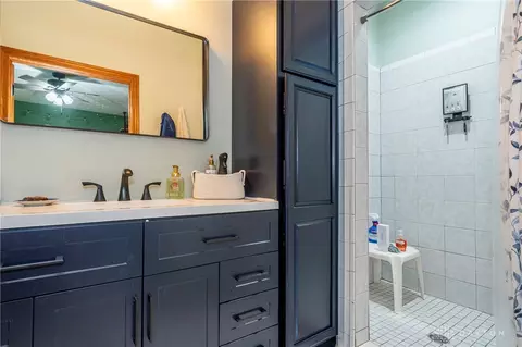 Bath - 5152 S Tecumseh Rd, Springfield, OH 45502 photo 7 of 9