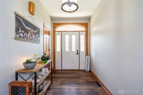 Entry Way - 5152 S Tecumseh Rd, Springfield, OH 45502 photo 2 of 2
