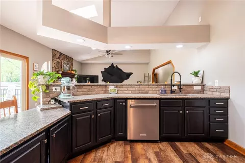 Kitchen - 5152 S Tecumseh Rd, Springfield, OH 45502 photo 3 of 7