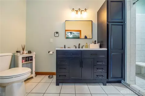 Bath - 5152 S Tecumseh Rd, Springfield, OH 45502 photo 6 of 9