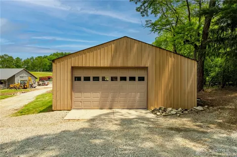 Exterior - 5152 S Tecumseh Rd, Springfield, OH 45502 photo 12 of 24