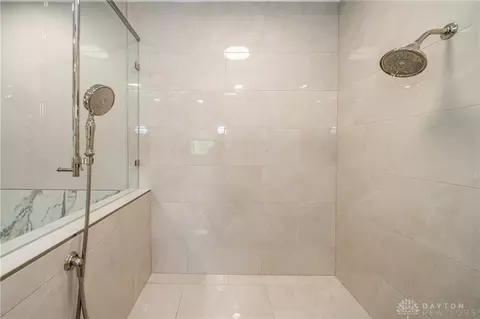 Bath - 5152 S Tecumseh Rd, Springfield, OH 45502 photo 3 of 9