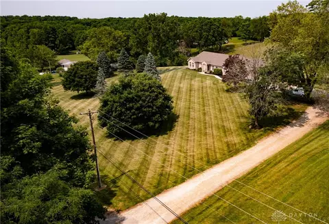 Exterior - 5152 S Tecumseh Rd, Springfield, OH 45502 photo 21 of 24