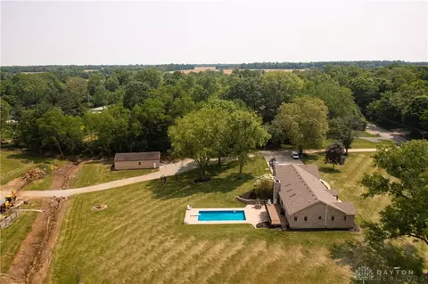 View/Area - 5152 S Tecumseh Rd, Springfield, OH 45502 photo 5 of 9