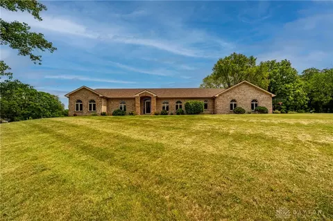 Exterior - 5152 S Tecumseh Rd, Springfield, OH 45502 photo 18 of 24