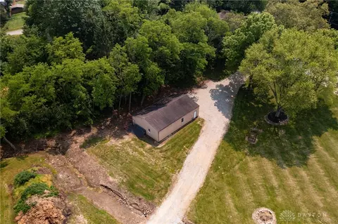 Exterior - 5152 S Tecumseh Rd, Springfield, OH 45502 photo 19 of 24