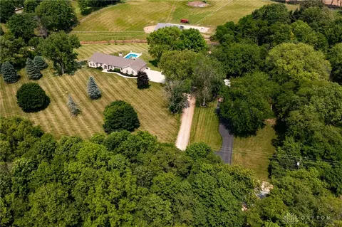 View/Area - 5152 S Tecumseh Rd, Springfield, OH 45502 photo 4 of 9