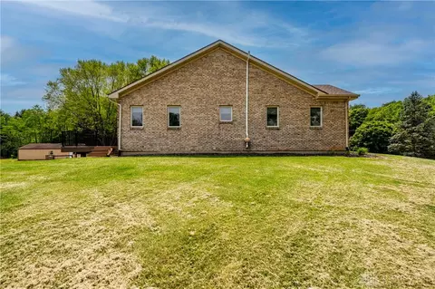 Exterior - 5152 S Tecumseh Rd, Springfield, OH 45502 photo 3 of 24