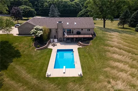 Exterior - 5152 S Tecumseh Rd, Springfield, OH 45502 photo 20 of 24