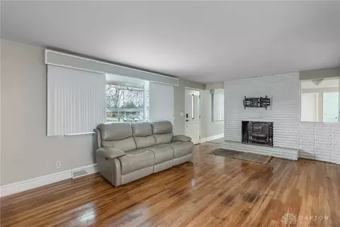 Living - 646 Marieda Dr, Cincinnati, OH 45245 photo 1 of 7