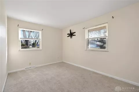 Bedroom - 2185 Bending Willow Dr, Kettering, OH 45440 photo 3 of 8