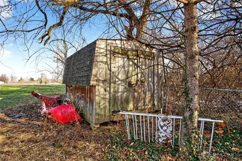 Exterior - 2185 Bending Willow Dr, Kettering, OH 45440 photo 8 of 11