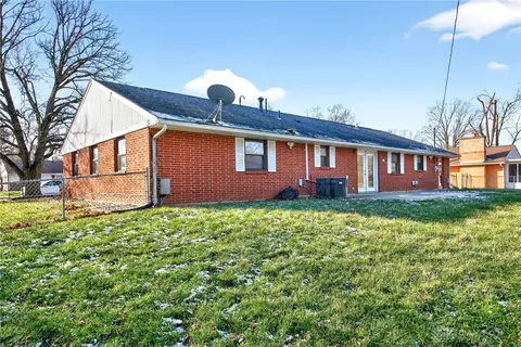 Exterior - 2185 Bending Willow Dr, Kettering, OH 45440 photo 5 of 11