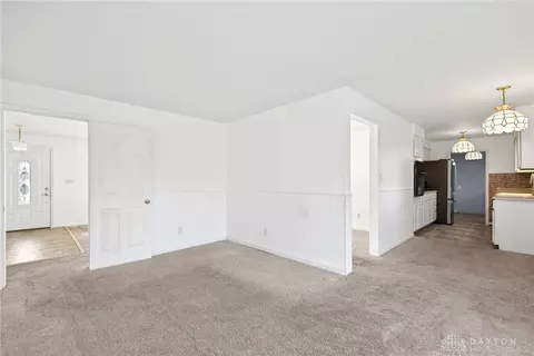 Living - 2185 Bending Willow Dr, Kettering, OH 45440 photo 5 of 5