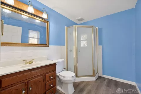 Bath - 2185 Bending Willow Dr, Kettering, OH 45440 photo 3 of 3