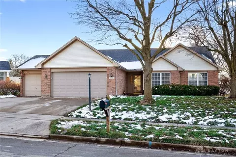 1200 Whitetail Dr, Fairborn, OH 45324