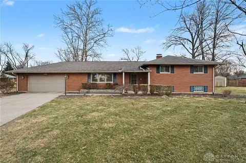 300 Heidi Ct, Washington Township, OH 45459