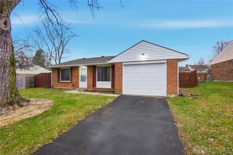 4821 Meadowvista Dr, Huber Heights, OH 45424