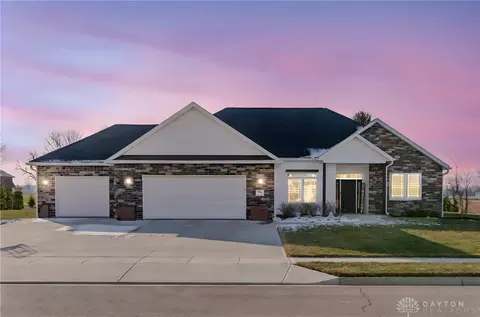 996 Stony Brook Ln, Troy, OH 45373