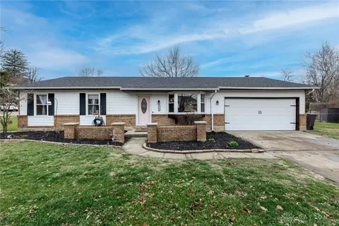 1107 King Richard Pkwy, West Carrollton, OH 45449