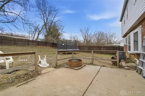 Exterior - 2585 Fulbourne Dr, Cincinnati, OH 45231 photo 6 of 9