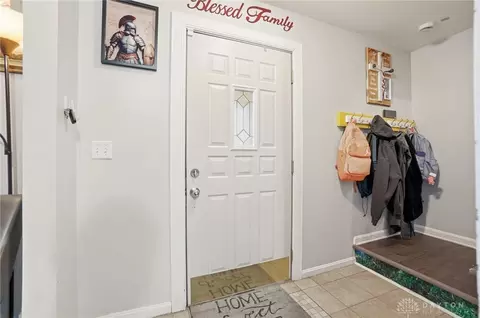 Entry Way - 2585 Fulbourne Dr, Cincinnati, OH 45231 photo 1 of 3