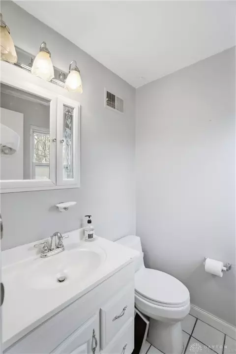 Bath - 2585 Fulbourne Dr, Cincinnati, OH 45231 photo 4 of 6