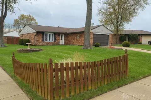 8272 Big Horn Ct, Dayton, OH 45424