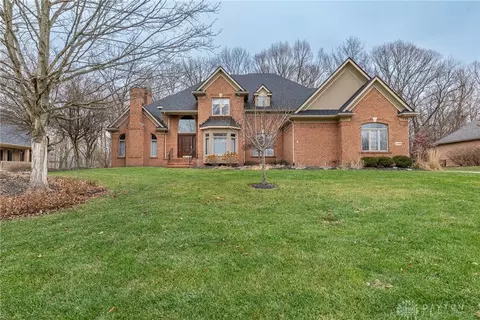 1478 Country Wood Dr, Dayton, OH 45440