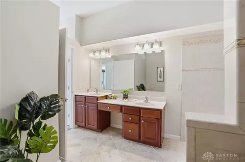 Bath - 5673 Dockside Dr, Mason, OH 45040 photo 2 of 8