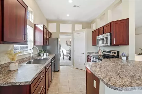 Kitchen - 5673 Dockside Dr, Mason, OH 45040 photo 1 of 5