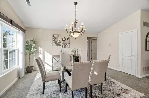 Dining - 5673 Dockside Dr, Mason, OH 45040 photo 4 of 6