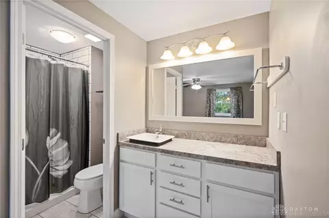 Bath - 170 Lodewood Dr, Centerville, OH 45458 photo 2 of 3